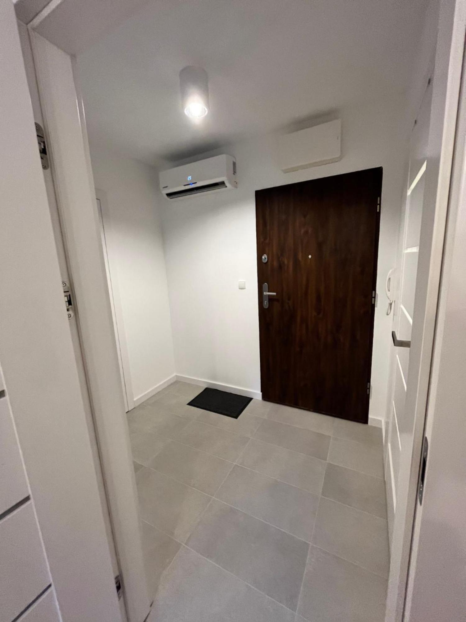 Apartament Julia 1-4 Os Starowapiennikowa 42A Z Balkonem Ze Sniadaniem Kontynentalnym Kielce Exterior photo
