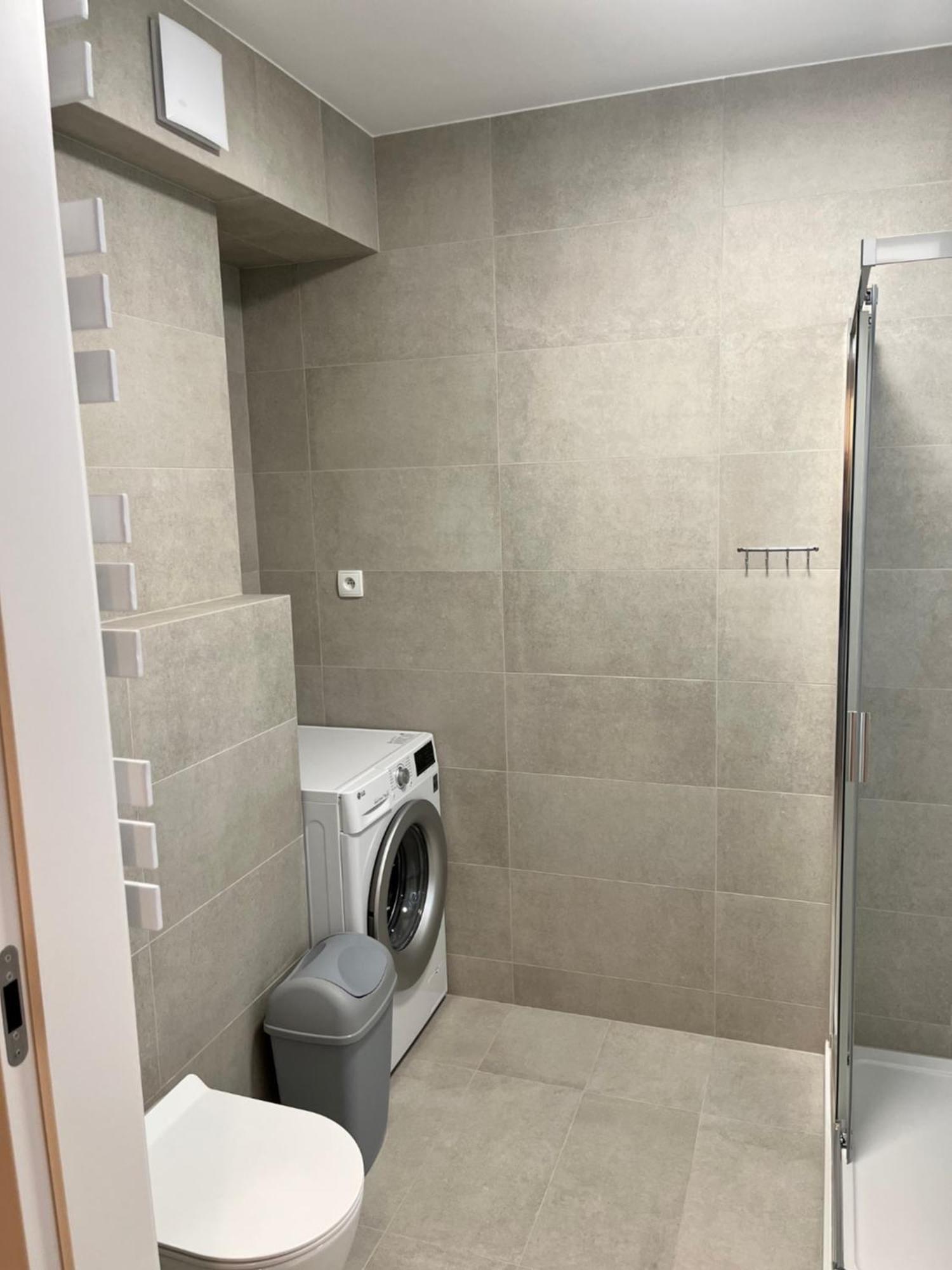Apartament Julia 1-4 Os Starowapiennikowa 42A Z Balkonem Ze Sniadaniem Kontynentalnym Kielce Exterior photo