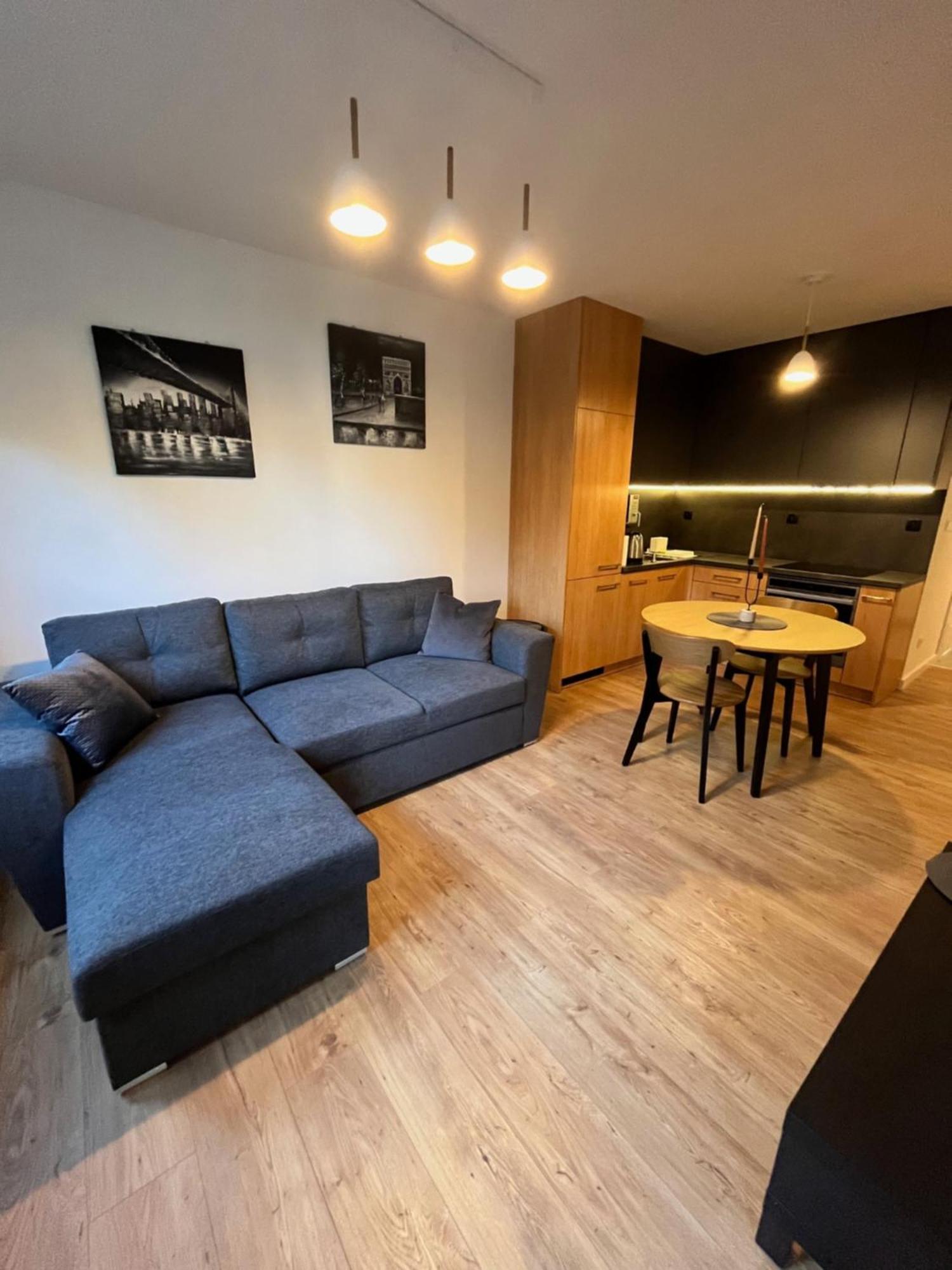 Apartament Julia 1-4 Os Starowapiennikowa 42A Z Balkonem Ze Sniadaniem Kontynentalnym Kielce Exterior photo
